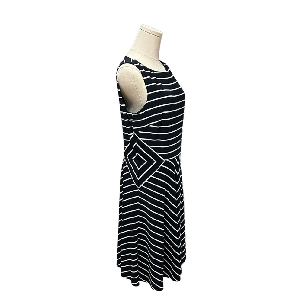 Lauren RalphDress Womens Sz  12 Black Chevron Striped Sleeveless Jewel Neck EUC - Picture 3 of 7